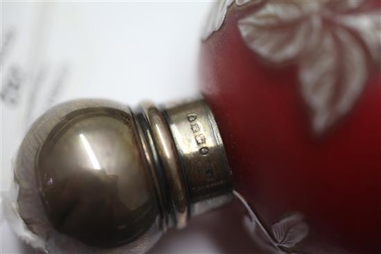 A late Victorian silver lidded cameo glass scent bottle in the manner of Thomas Webb, 4.25in.